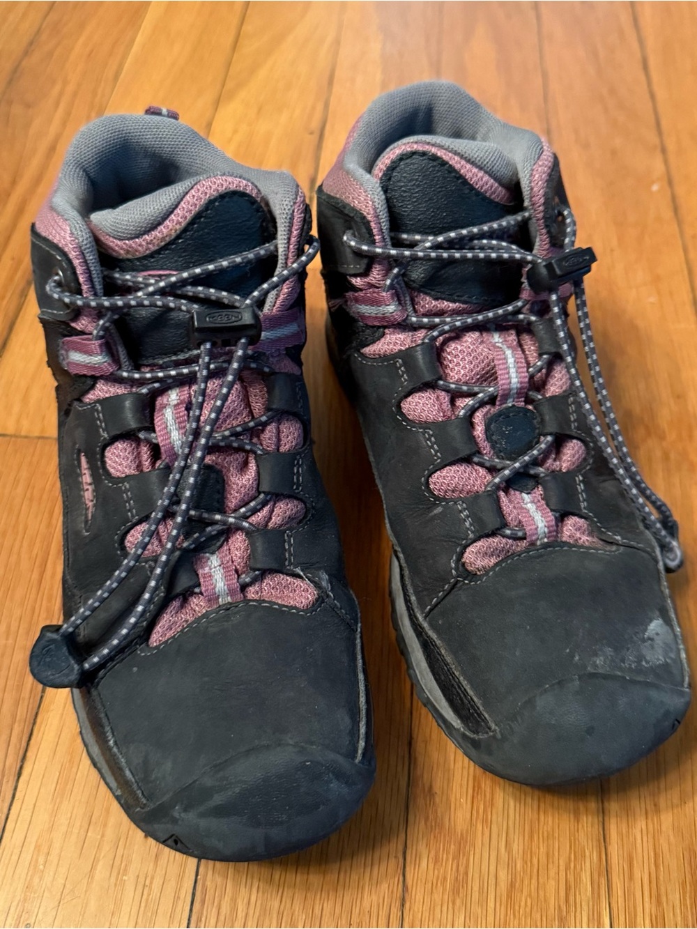 Kids Keen hiking boots size 1